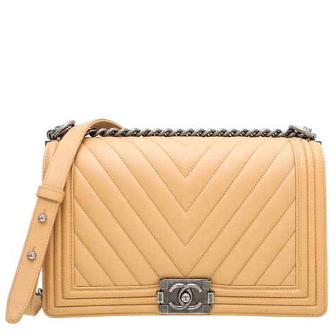 chanel le boy chevron